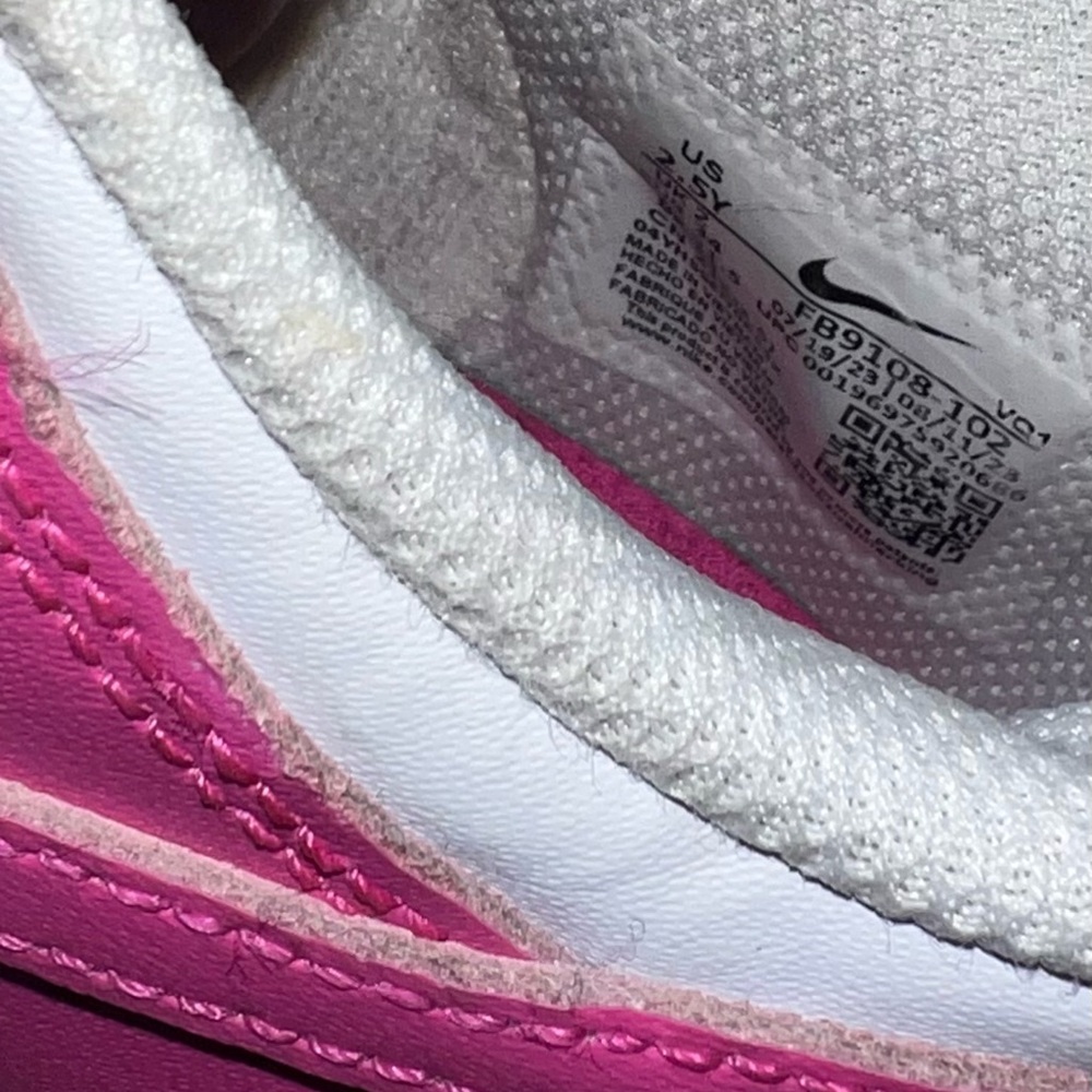 Nike Dunks - Picture 7 of 7